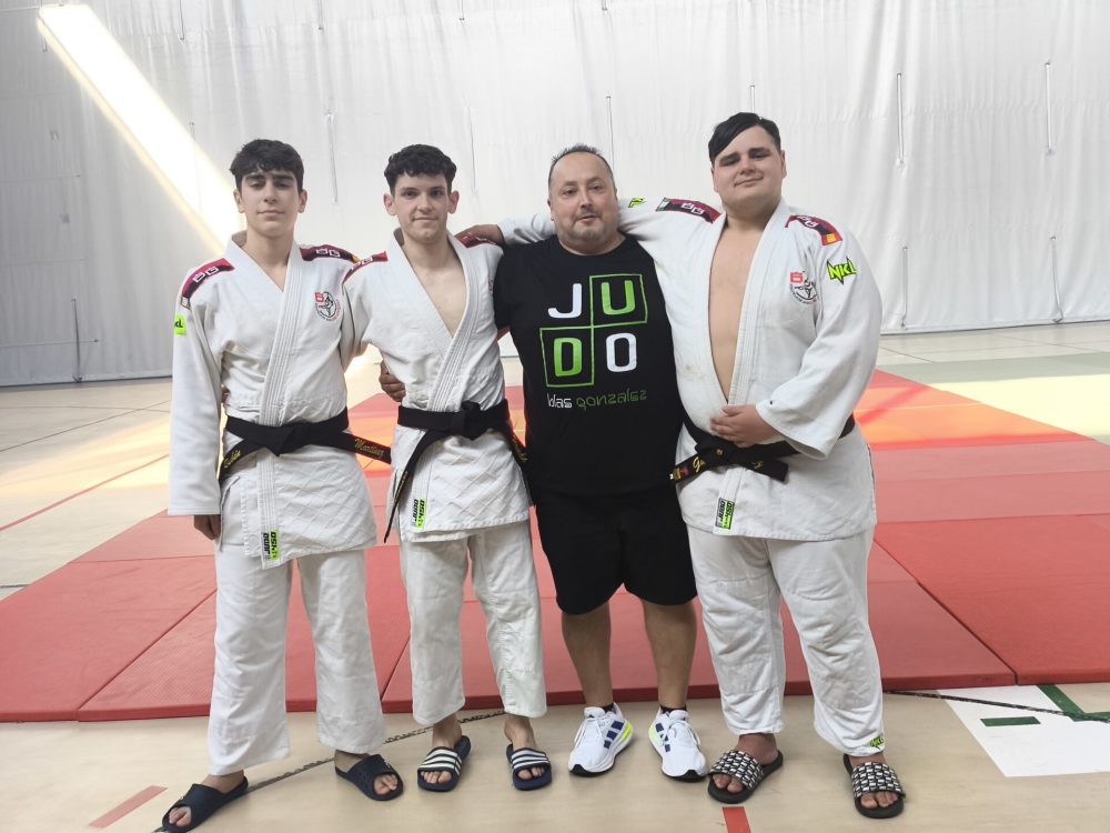 EXAMEN DE CINTURÓN NEGRO DE 1º A 5º DAN DE JUDO EN TALAVERA DE LA REINA (TOLEDO)